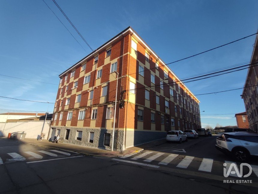 Appartement 3 chambres de 77 m² à Astorga (24700)