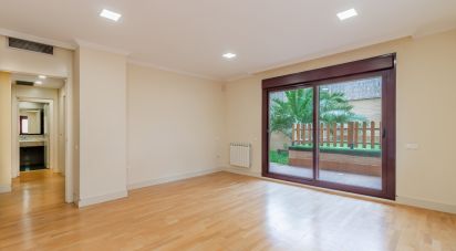 Duplex 3 bedrooms of 130 m² in Club Encinas (28669)