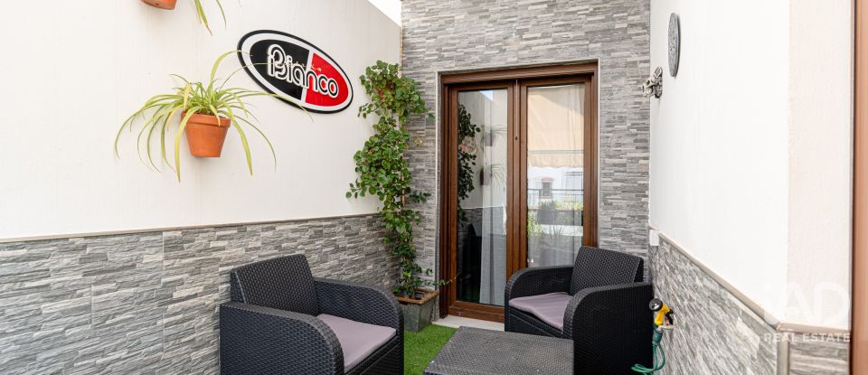 Casa 3 habitaciones de 190 m² en Moguer (21800)