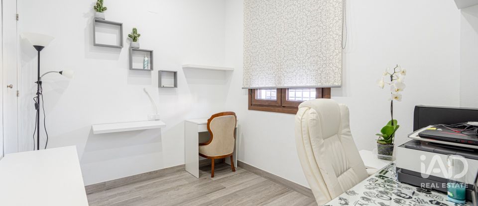 Casa 3 habitaciones de 190 m² en Moguer (21800)