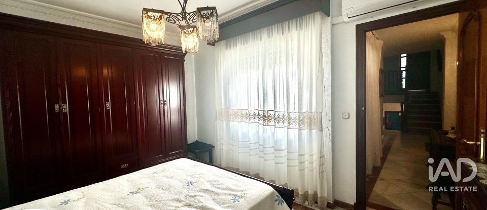 Building in Lepe (21440) of 201 m²