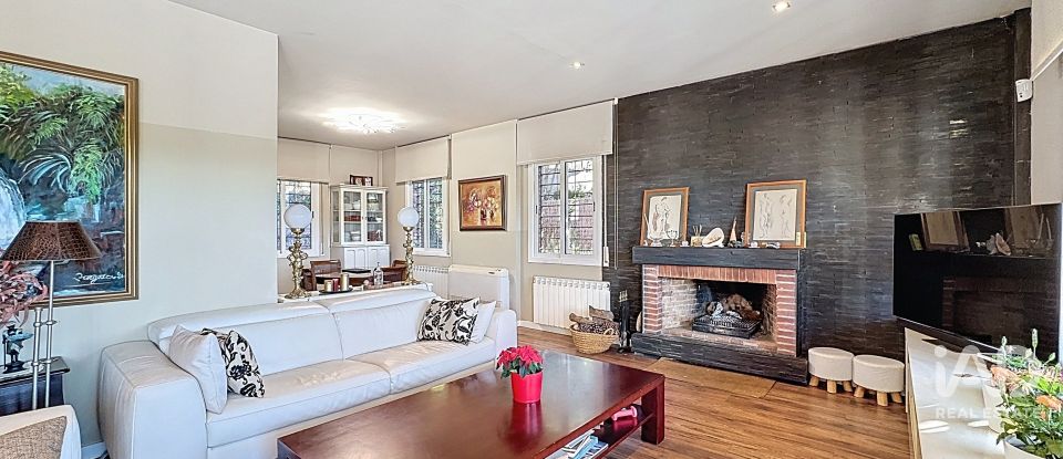 Casa 6 habitacions de 354 m² a Teià (08329)