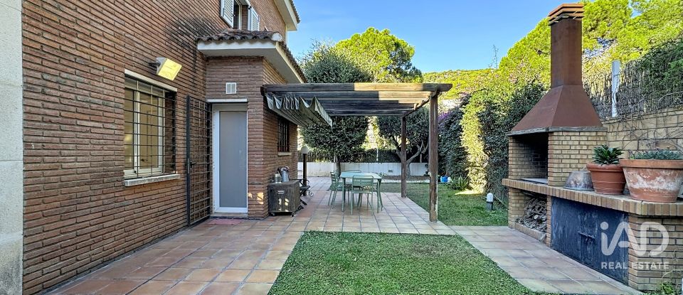 Casa 6 habitacions de 354 m² a Teià (08329)