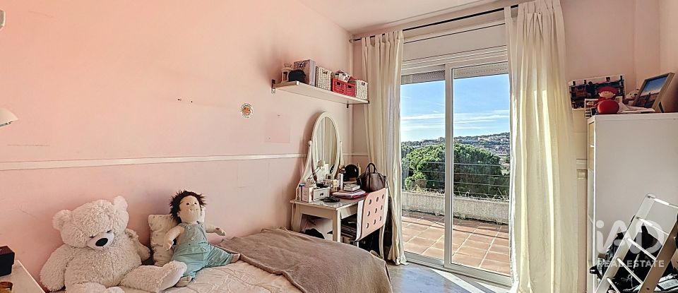 Casa 6 habitacions de 354 m² a Teià (08329)