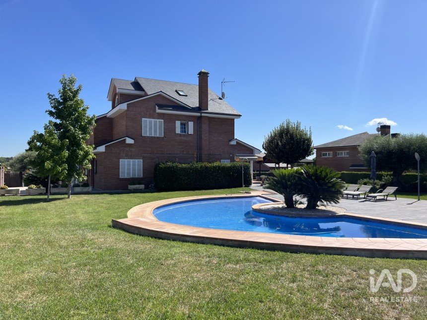 Cottage 4 bedrooms of 397 m² in Palau-Solita I Plegamans (08184)