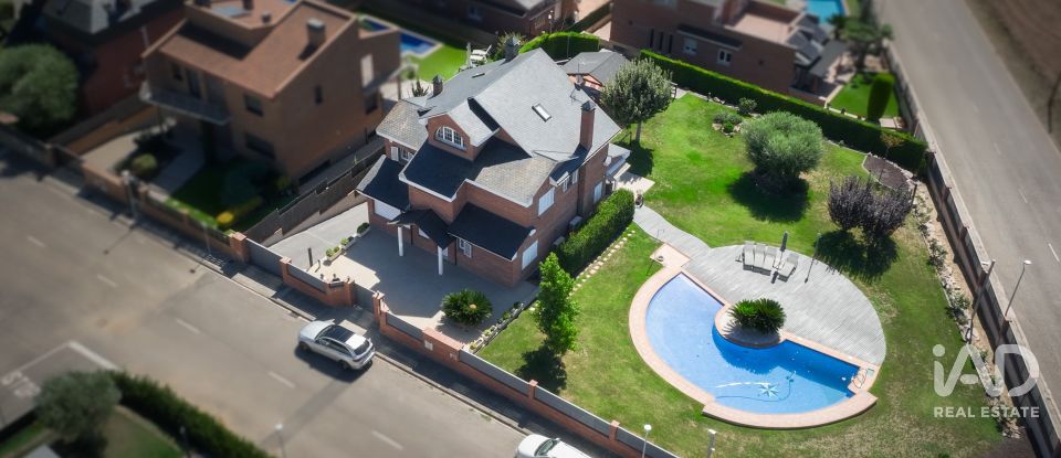 Cottage 4 bedrooms of 397 m² in Palau-Solita I Plegamans (08184)