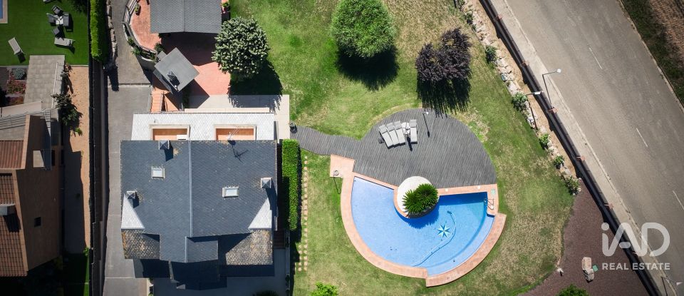 Cottage 4 bedrooms of 397 m² in Palau-Solita I Plegamans (08184)