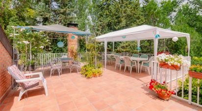 Cottage 5 bedrooms of 250 m² in Club Encinas (28669)