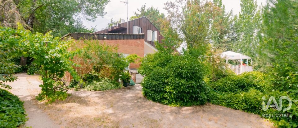 Cottage 5 bedrooms of 250 m² in Club Encinas (28669)