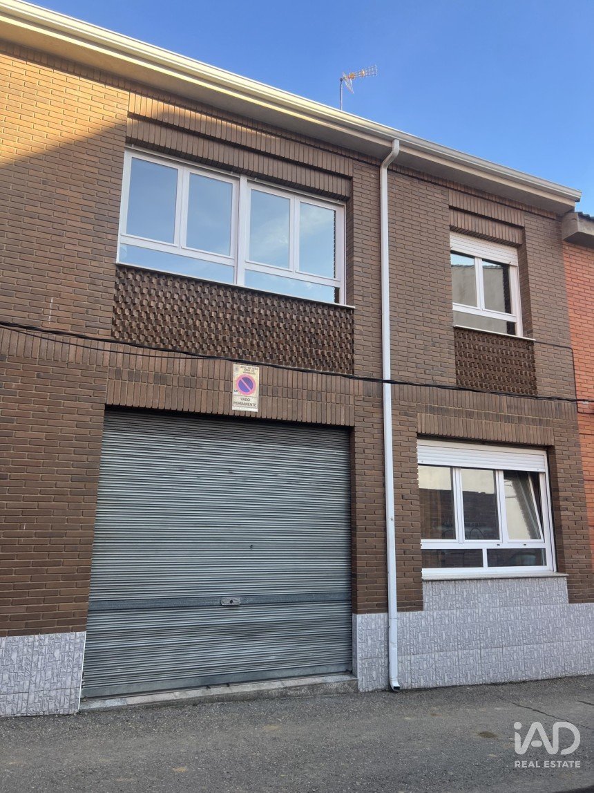 Maison 10 chambres de 256 m² à León (24008)