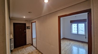 Pis 3 habitacions de 83 m² a León (24004)