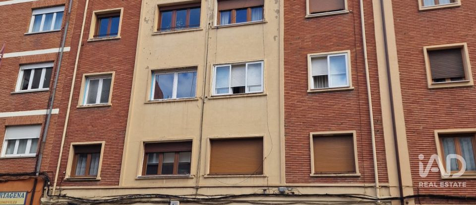 Appartement 3 chambres de 83 m² à León (24004)