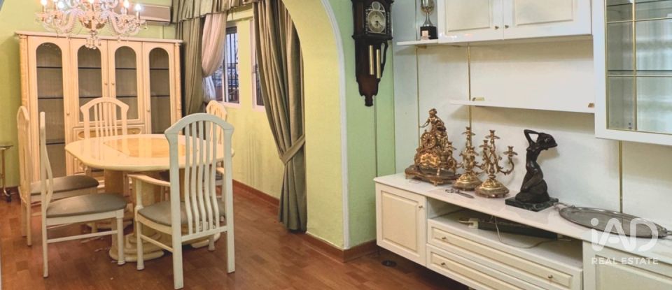 Casa 4 habitacions de 309 m² a Sevilla (41008)