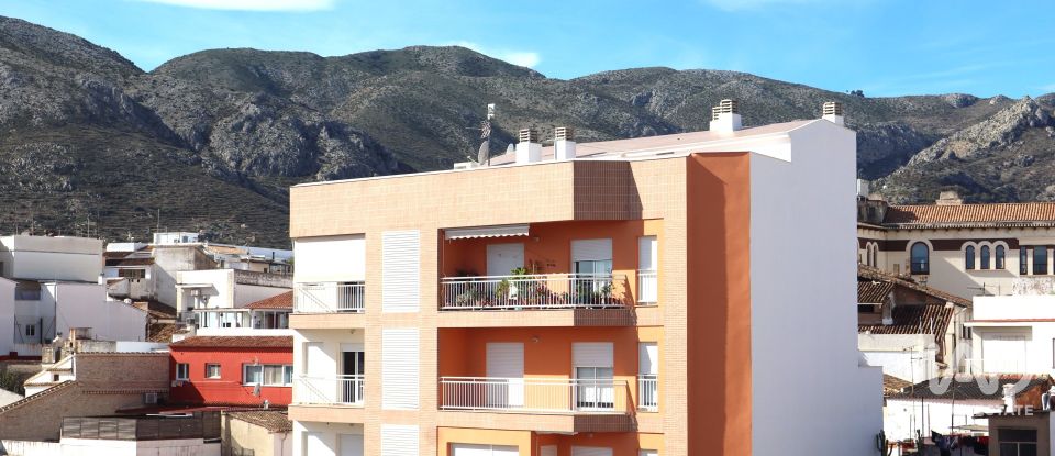 Edificio de 1.375 m² en Pego (03780)