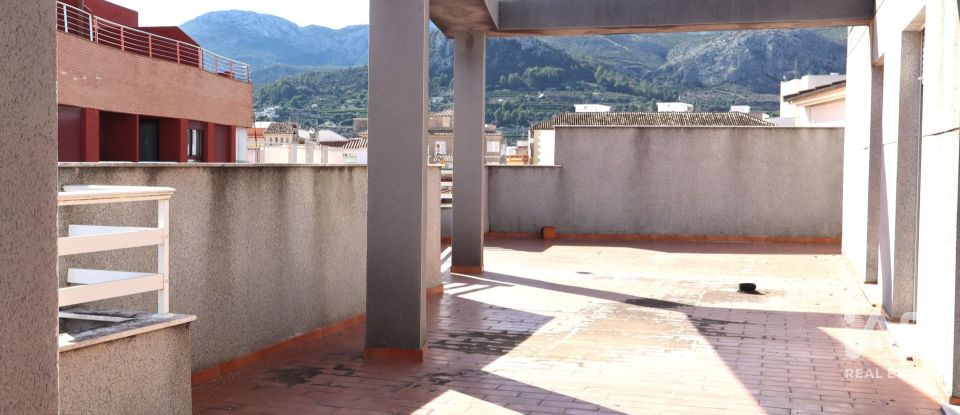 Edificio de 1.375 m² en Pego (03780)