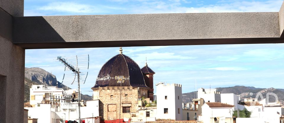 Edificio de 1.375 m² en Pego (03780)