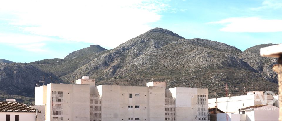 Edificio de 1.375 m² en Pego (03780)