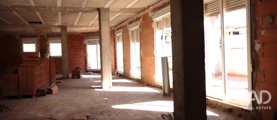 Edificio de 1.375 m² en Pego (03780)