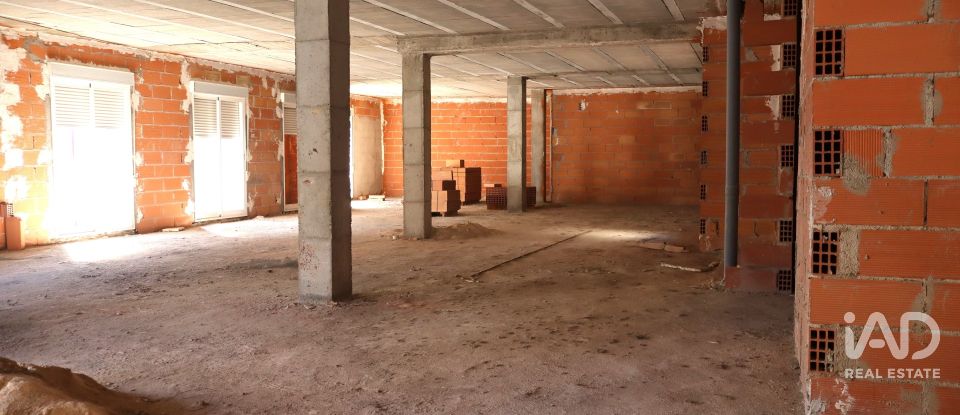 Edificio de 1.375 m² en Pego (03780)