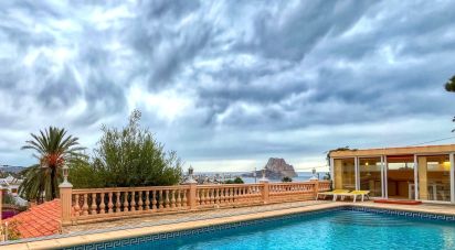 Casa de muntanya 3 habitacions de 191 m² a Calp (03710)