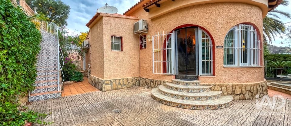 Casa de muntanya 3 habitacions de 191 m² a Calp (03710)