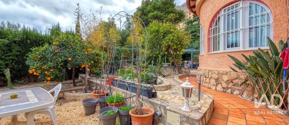 Casa de muntanya 3 habitacions de 191 m² a Calp (03710)