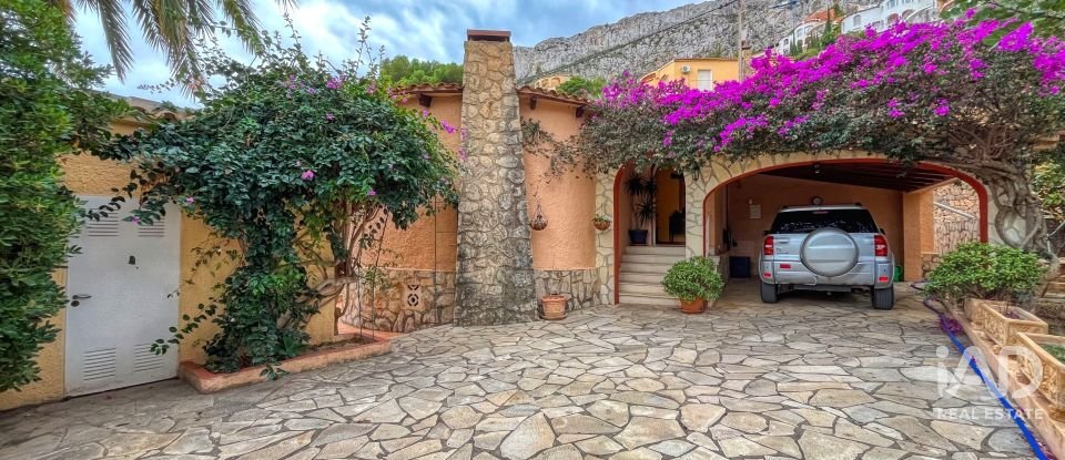 Casa de muntanya 3 habitacions de 191 m² a Calp (03710)