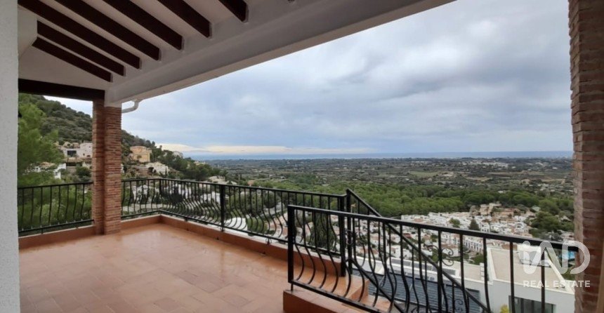 Casa rústica 4 habitaciones de 145 m² en Pedreguer (03750)