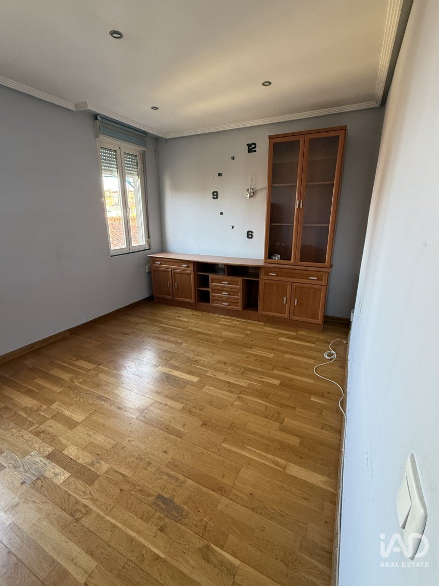 Pis 3 habitacions de 75 m² a León (24009)