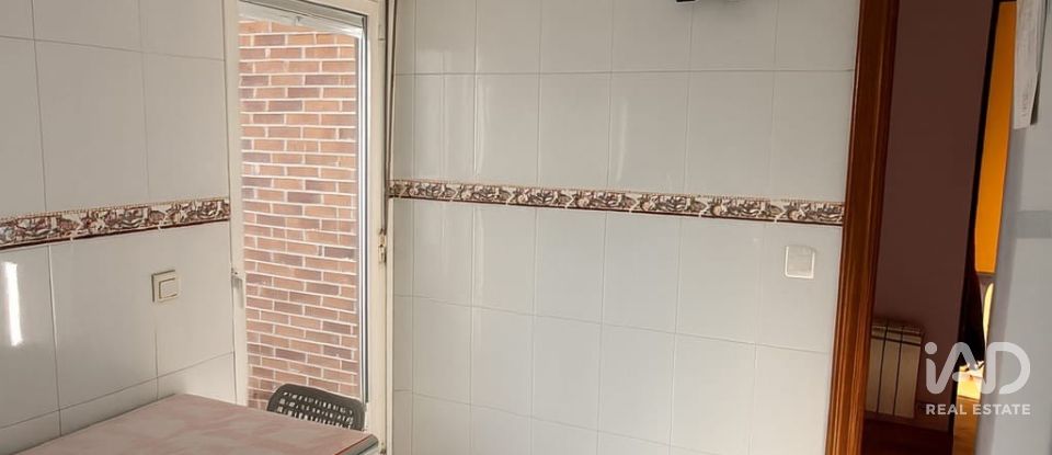 Pis 3 habitacions de 75 m² a León (24009)