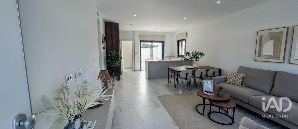 Casa 3 habitaciones de 112 m² en Barrio Los Hortelanos (03191)