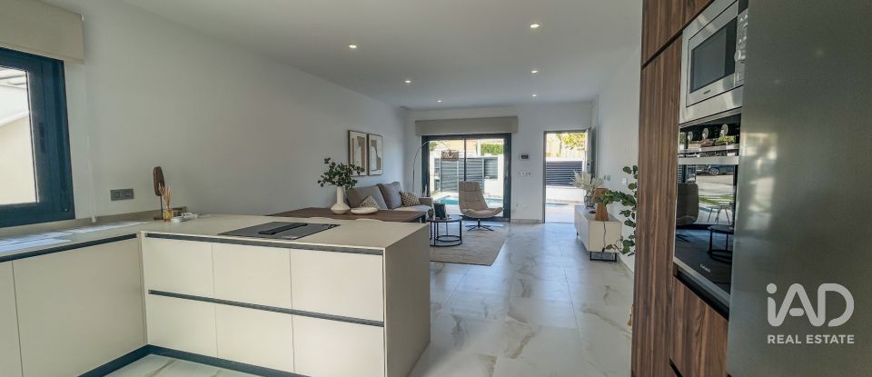 Casa 3 habitaciones de 112 m² en Barrio Los Hortelanos (03191)