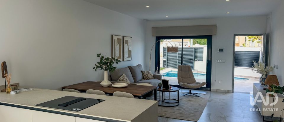 Casa 3 habitaciones de 112 m² en Barrio Los Hortelanos (03191)