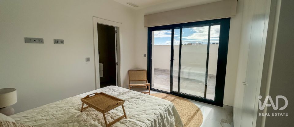 Casa 3 habitaciones de 112 m² en Barrio Los Hortelanos (03191)