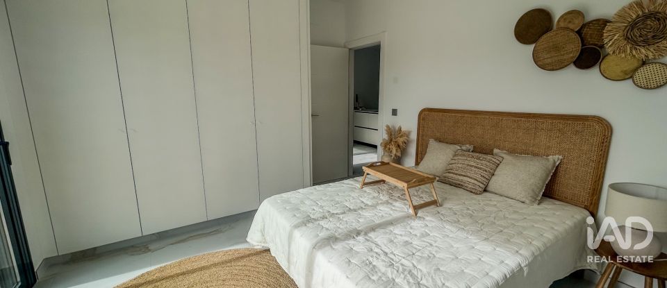 Casa 3 habitaciones de 112 m² en Barrio Los Hortelanos (03191)