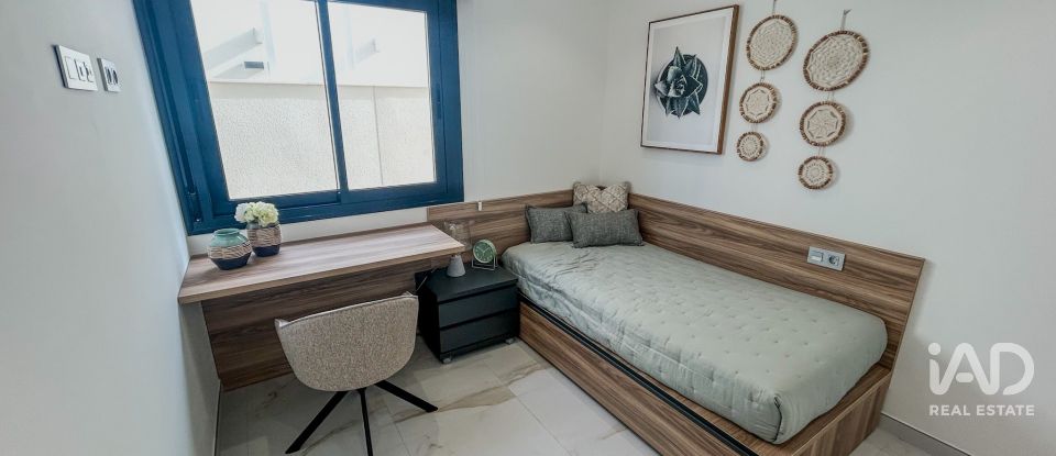 Casa 3 habitaciones de 112 m² en Barrio Los Hortelanos (03191)