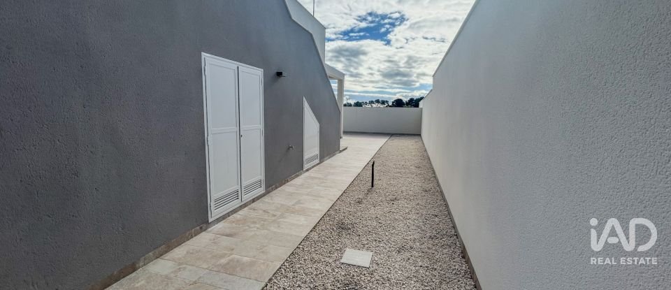 Casa 3 habitaciones de 112 m² en Barrio Los Hortelanos (03191)