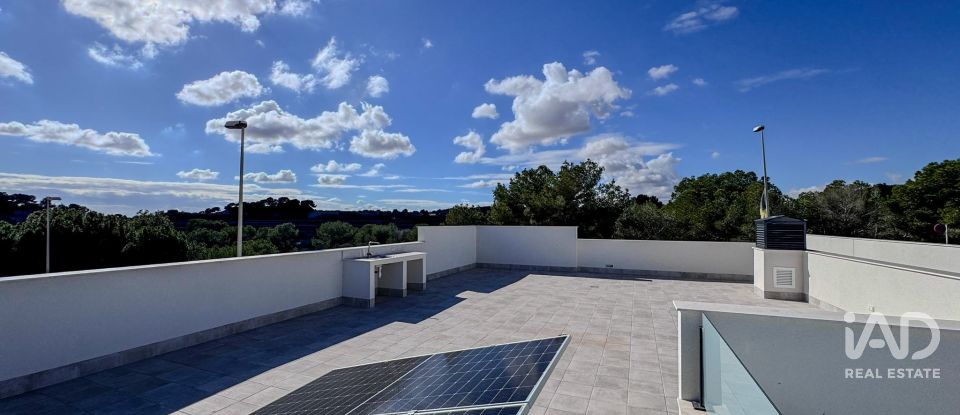 Casa 3 habitaciones de 112 m² en Barrio Los Hortelanos (03191)