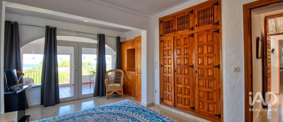 Casa 3 habitacions de 187 m² a Dénia (03700)