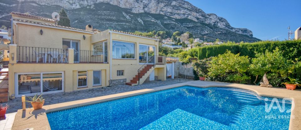 Casa 3 habitacions de 187 m² a Dénia (03700)