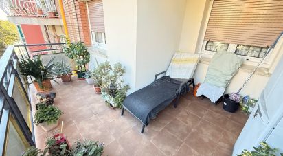 Pis 4 habitacions de 104 m² a Barcelona (08027)