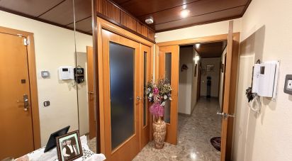 Pis 4 habitacions de 104 m² a Barcelona (08027)