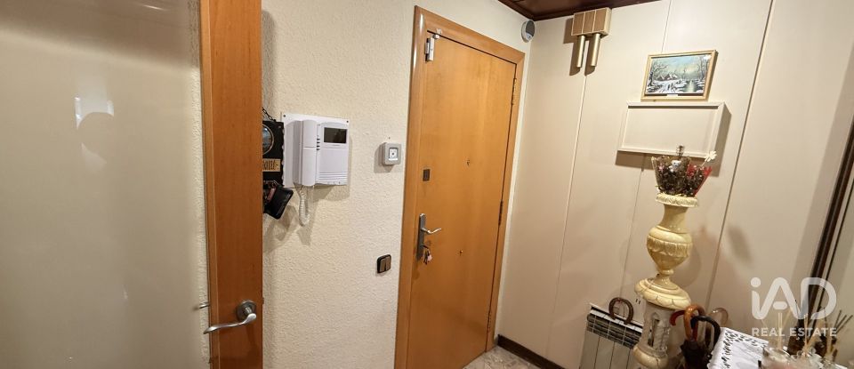 Pis 4 habitacions de 104 m² a Barcelona (08027)