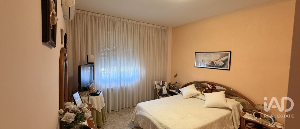Pis 4 habitacions de 104 m² a Barcelona (08027)