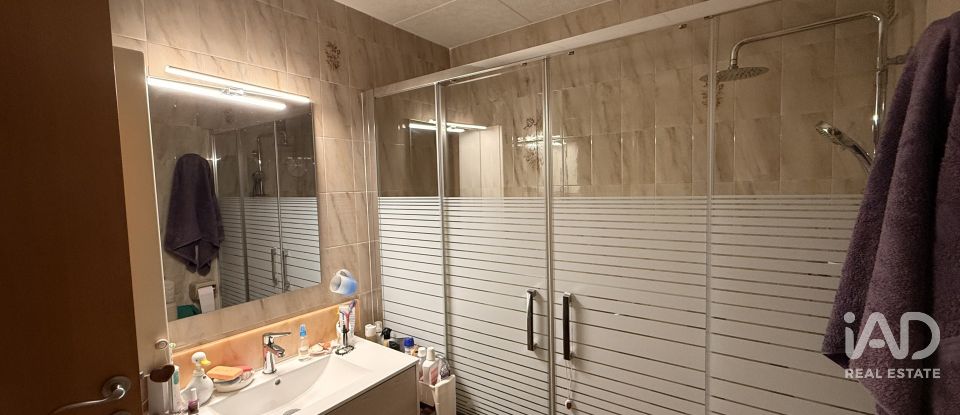 Pis 4 habitacions de 104 m² a Barcelona (08027)