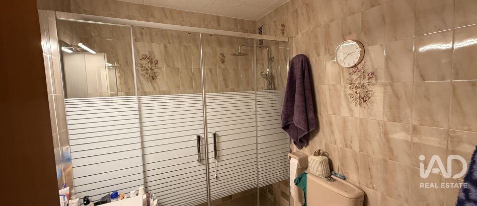 Pis 4 habitacions de 104 m² a Barcelona (08027)