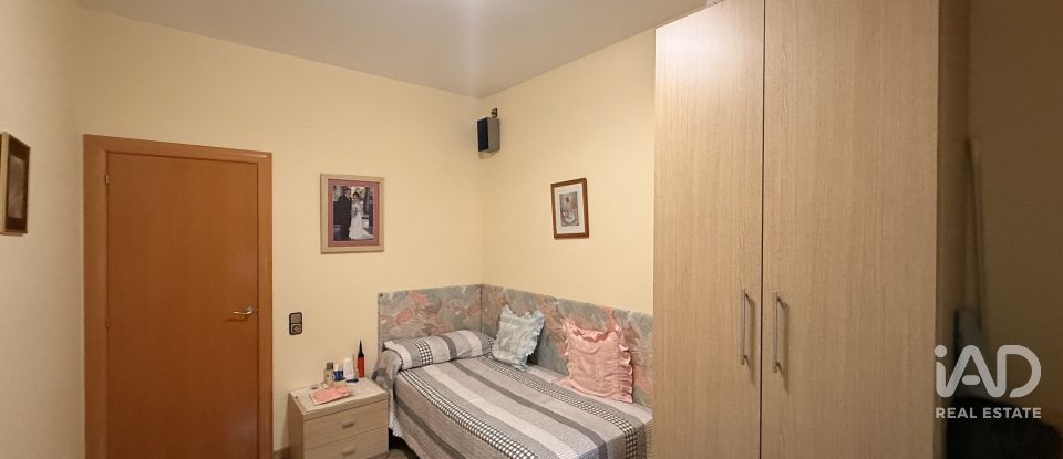 Pis 4 habitacions de 104 m² a Barcelona (08027)