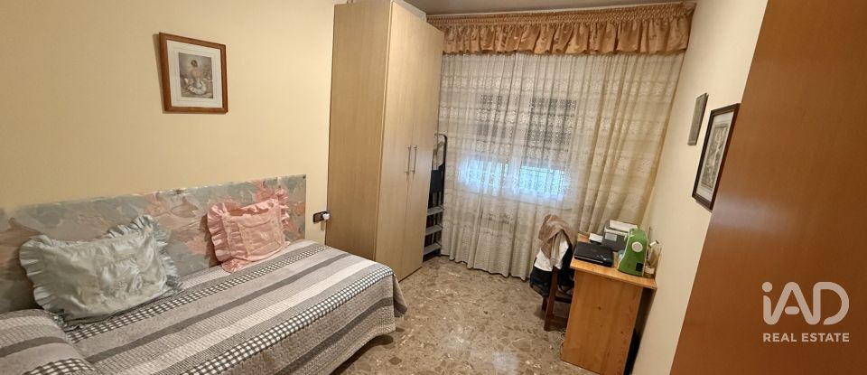 Pis 4 habitacions de 104 m² a Barcelona (08027)