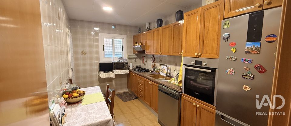 Pis 4 habitacions de 104 m² a Barcelona (08027)