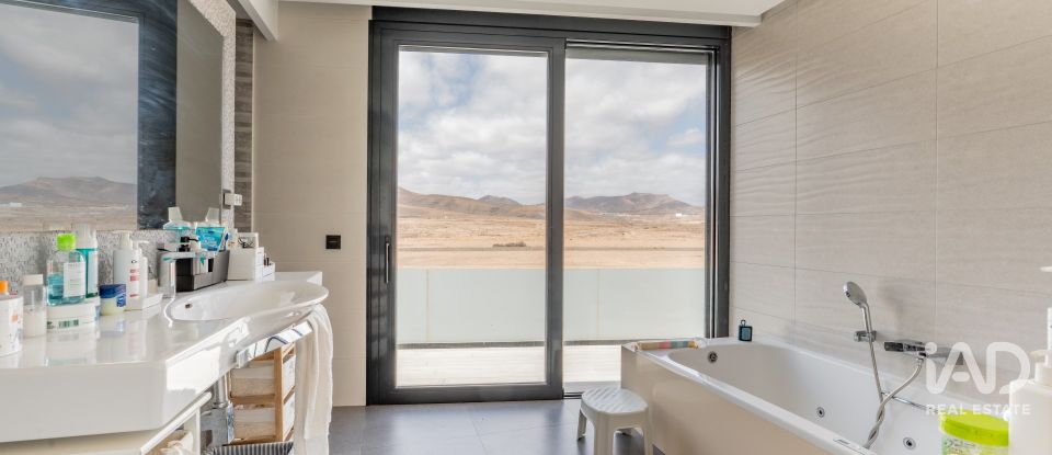 House 6 bedrooms of 486 m² in Cañon del Aguila (35100)